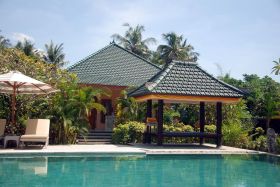 отель poinciana resort 3*, бали